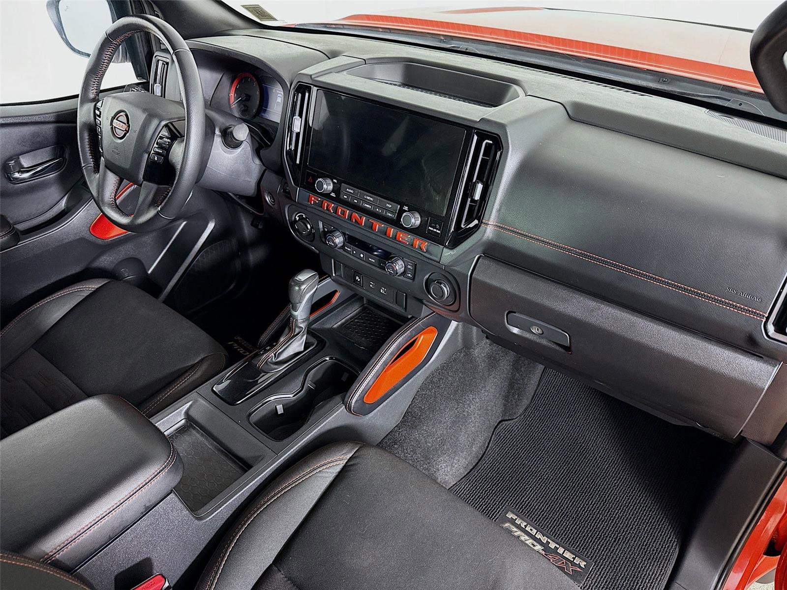 Used 2025 Nissan Frontier PRO-4X image 26