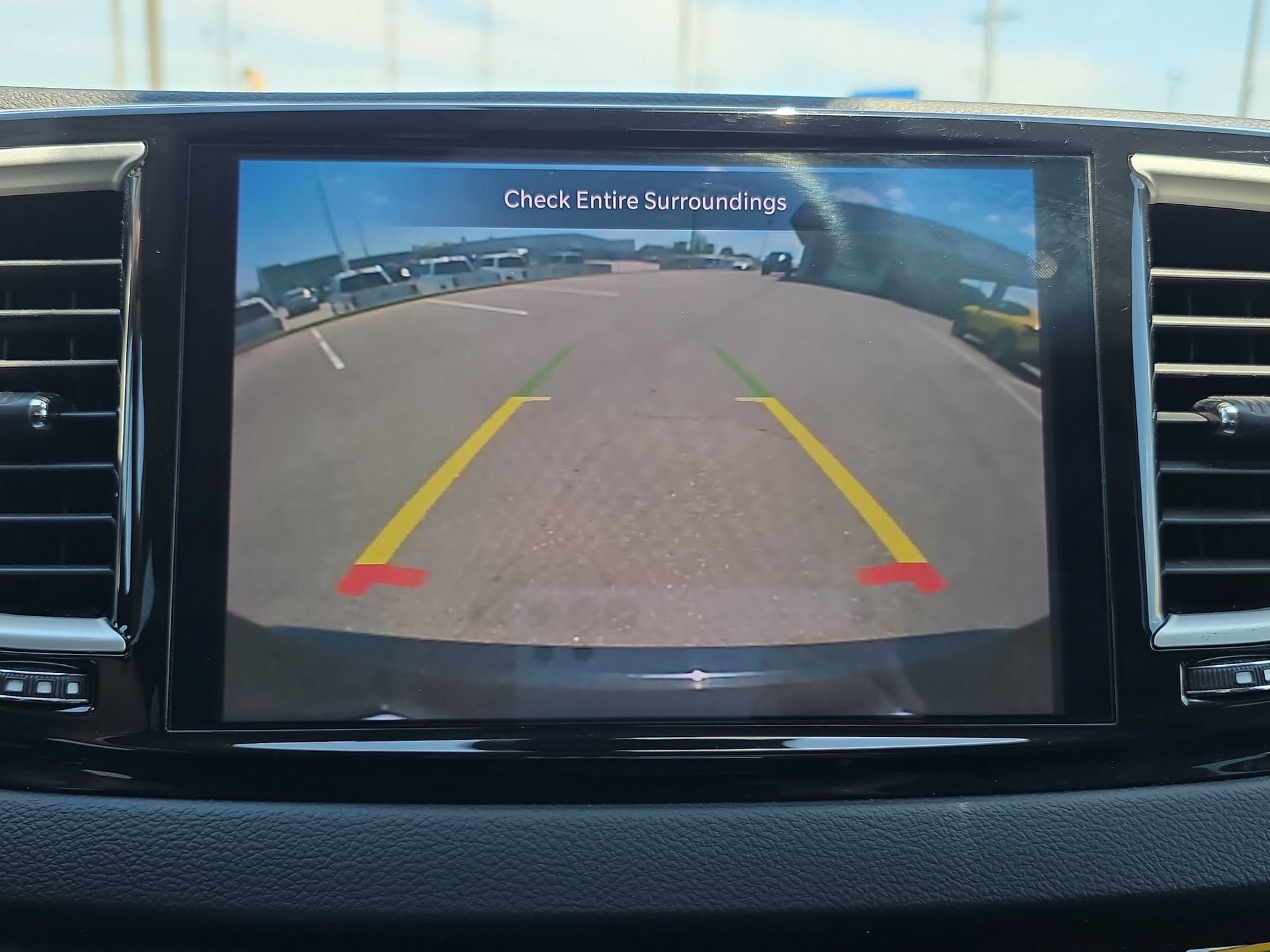 Used 2023 Chrysler Pacifica Touring-L FWD image 24