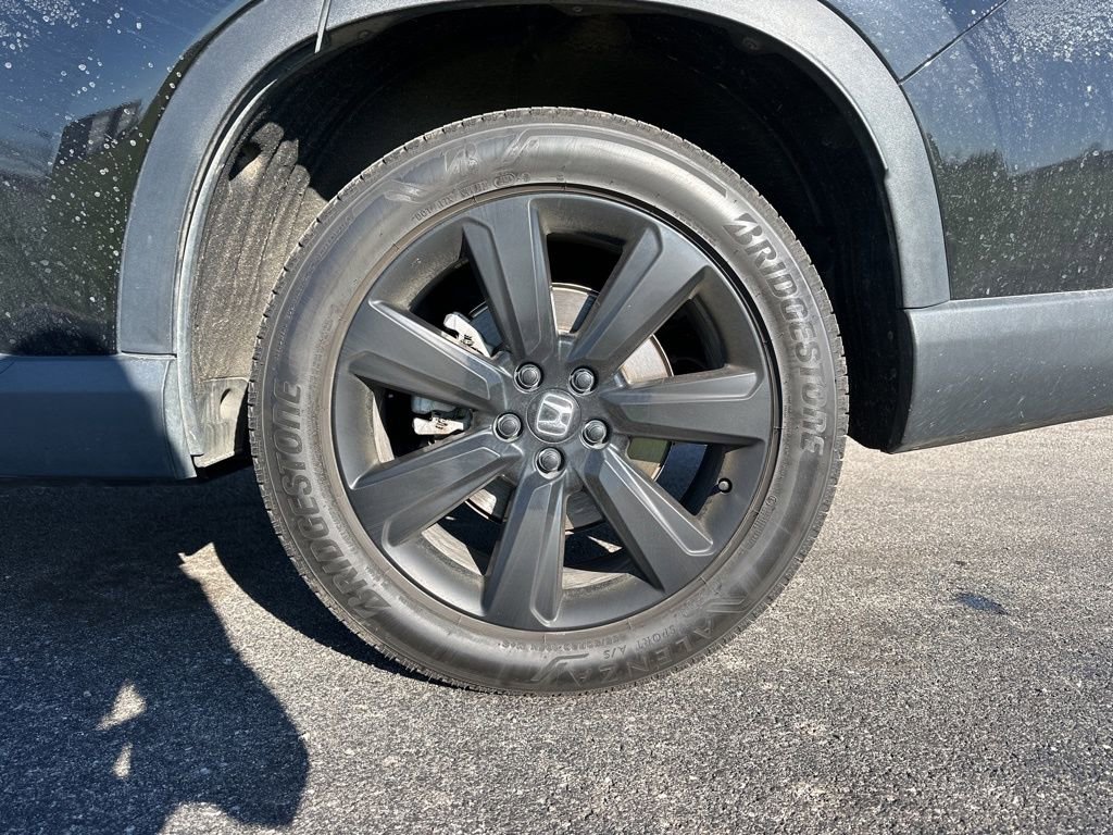 Used 2025 Honda Pilot Black Edition image 9