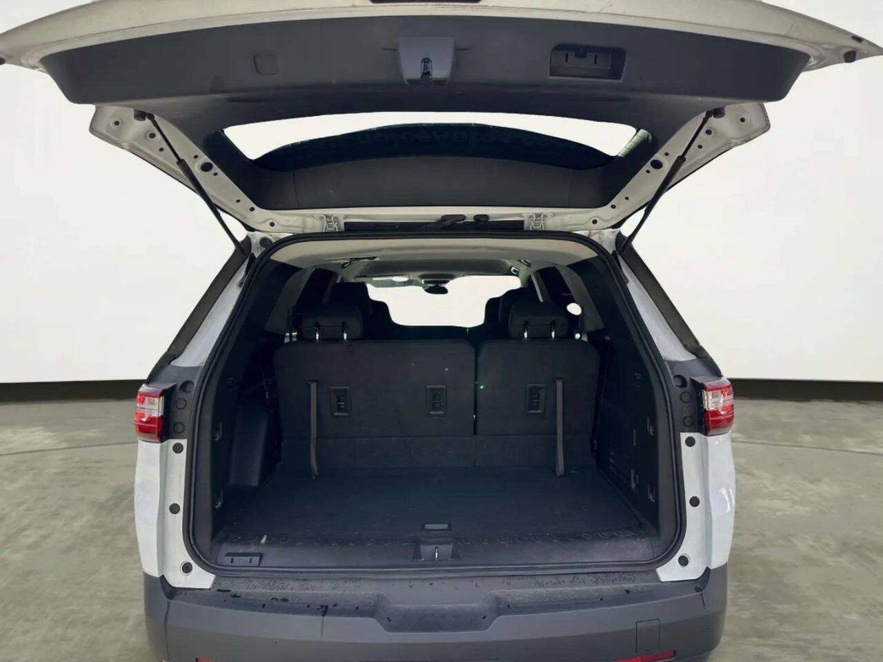 Used 2019 Chevrolet Traverse LS AWD/4WD image 10