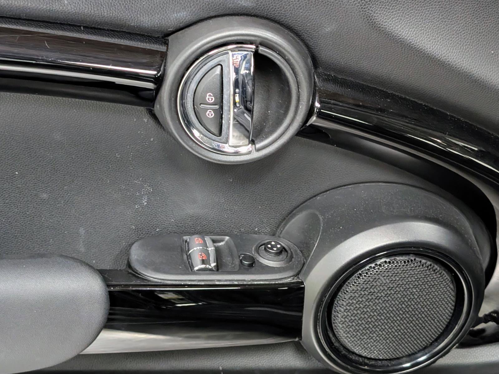 Used 2018 MINI Cooper S FWD image 13