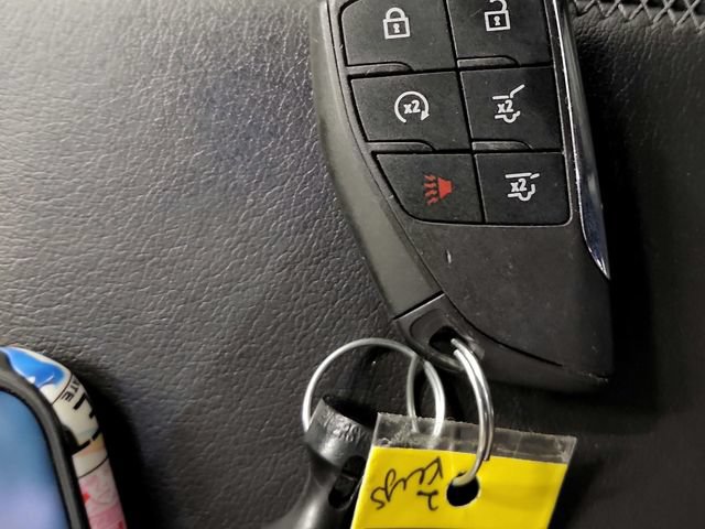 Used 2025 GMC Yukon XL Denali AWD/4WD image 36