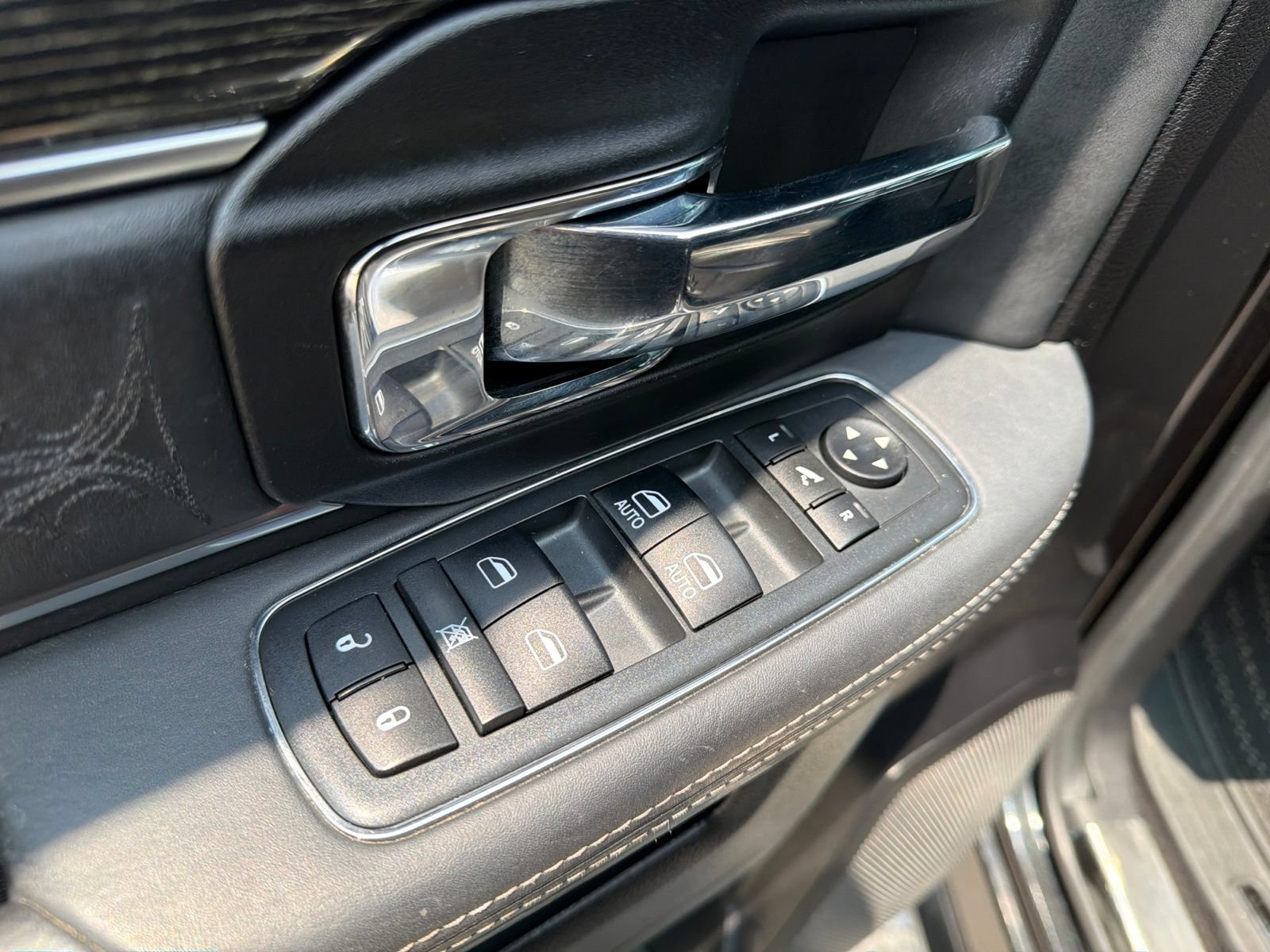 Used 2016 RAM 1500 Limited AWD/4WD image 15