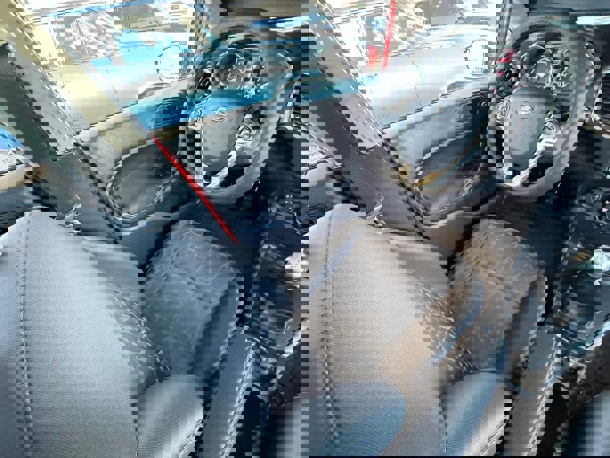 Used 2012 Ford Fiesta SE FWD image 45