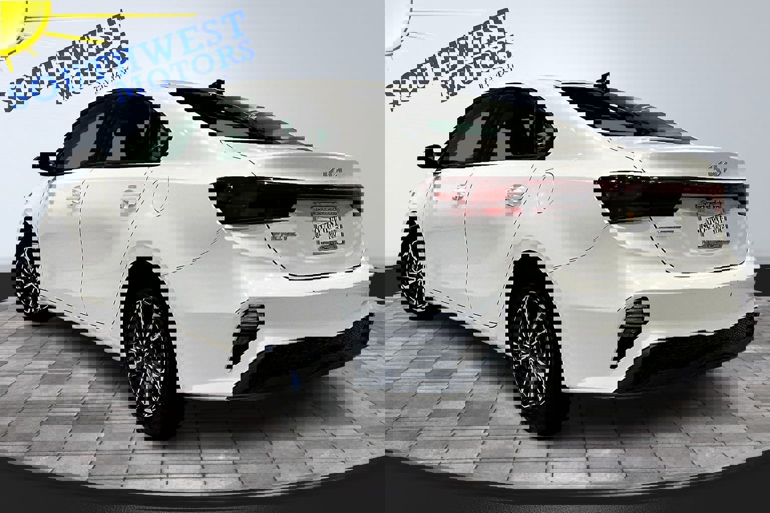 Used 2024 Kia Forte LXS image 4