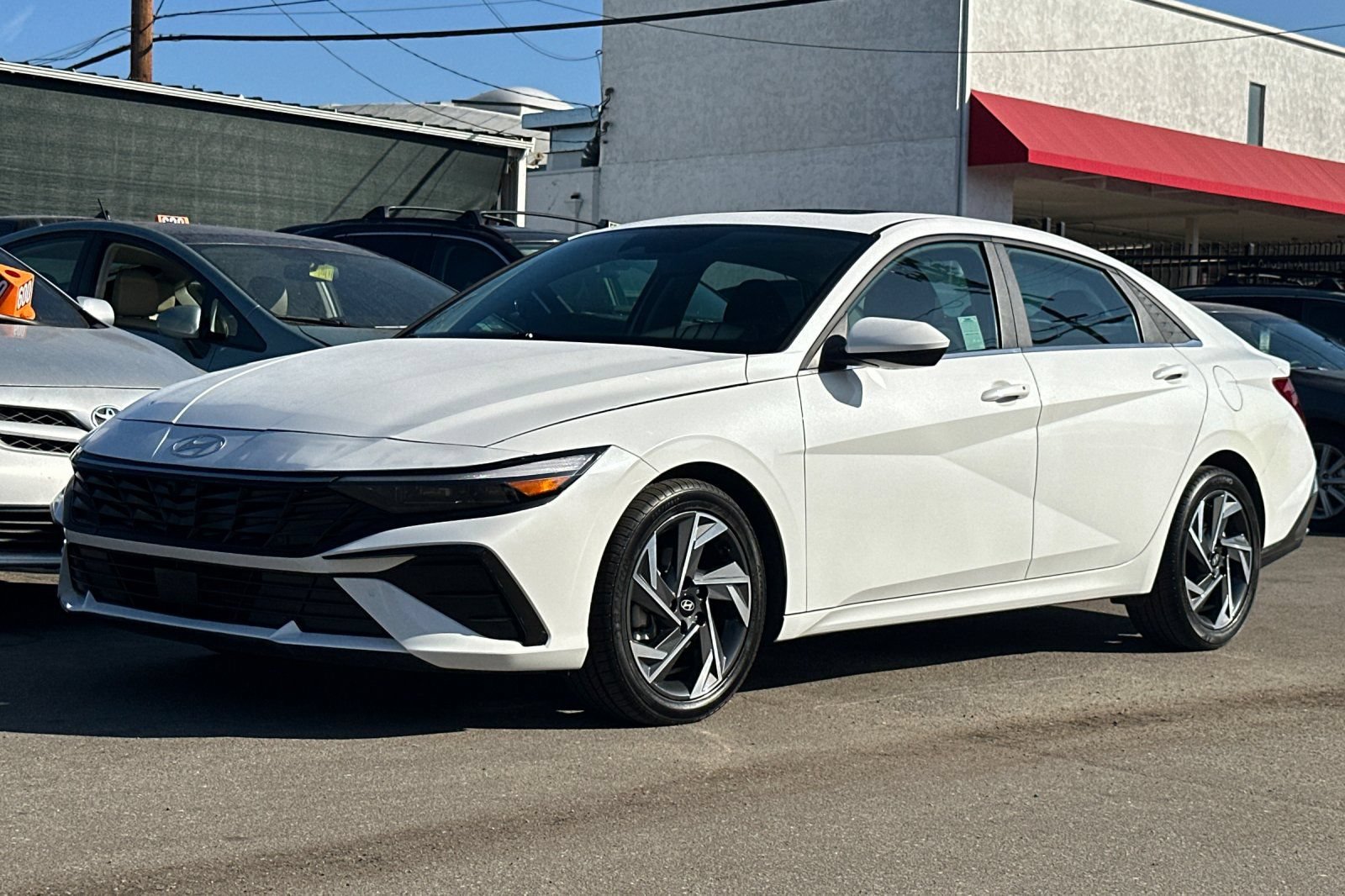 Used 2025 Hyundai Elantra SEL FWD image 8