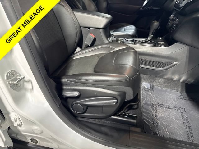 Certified 2021 Jeep Cherokee Latitude Plus AWD/4WD image 43