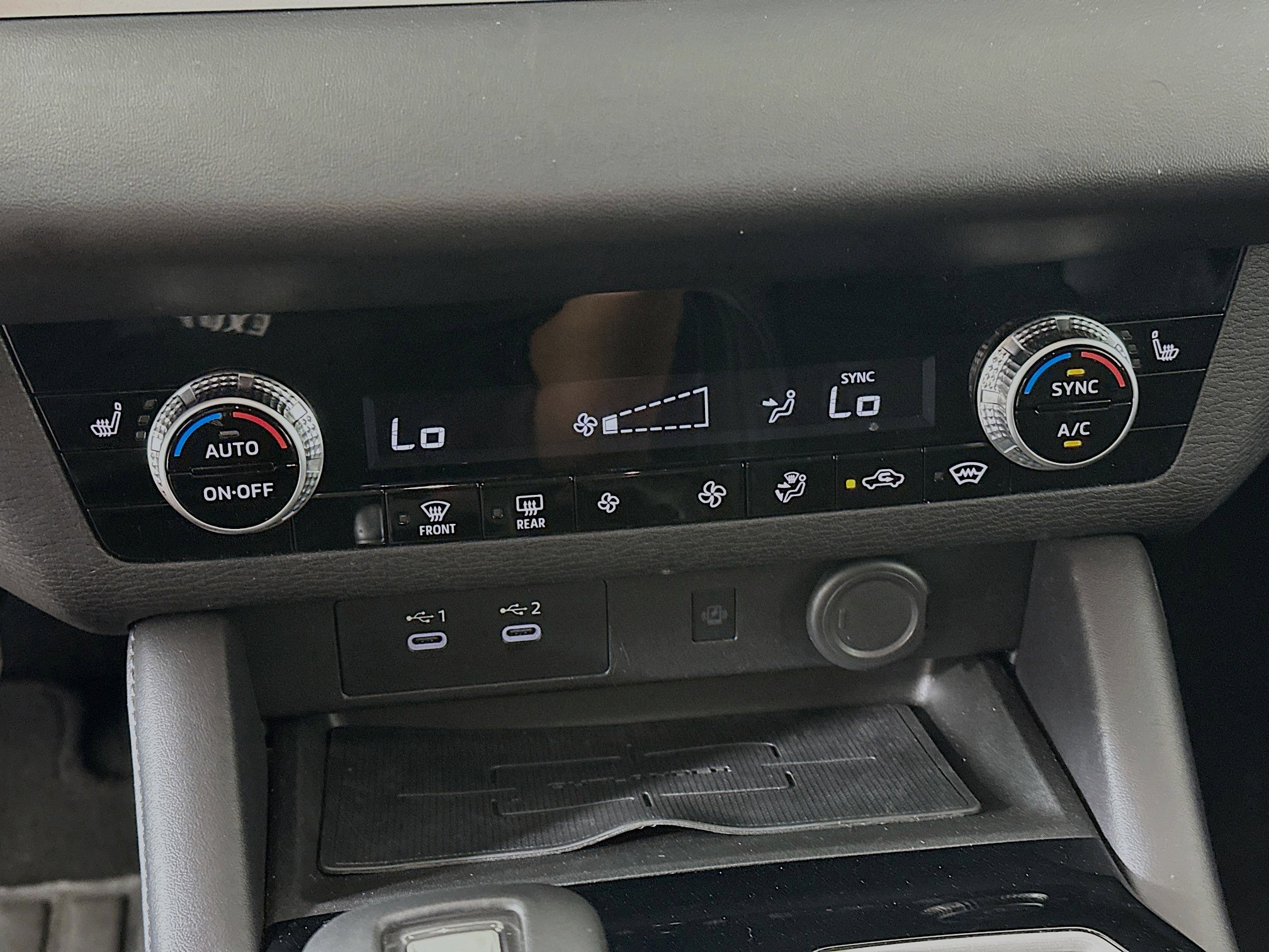 Used 2025 Mitsubishi Outlander SE AWD/4WD image 24