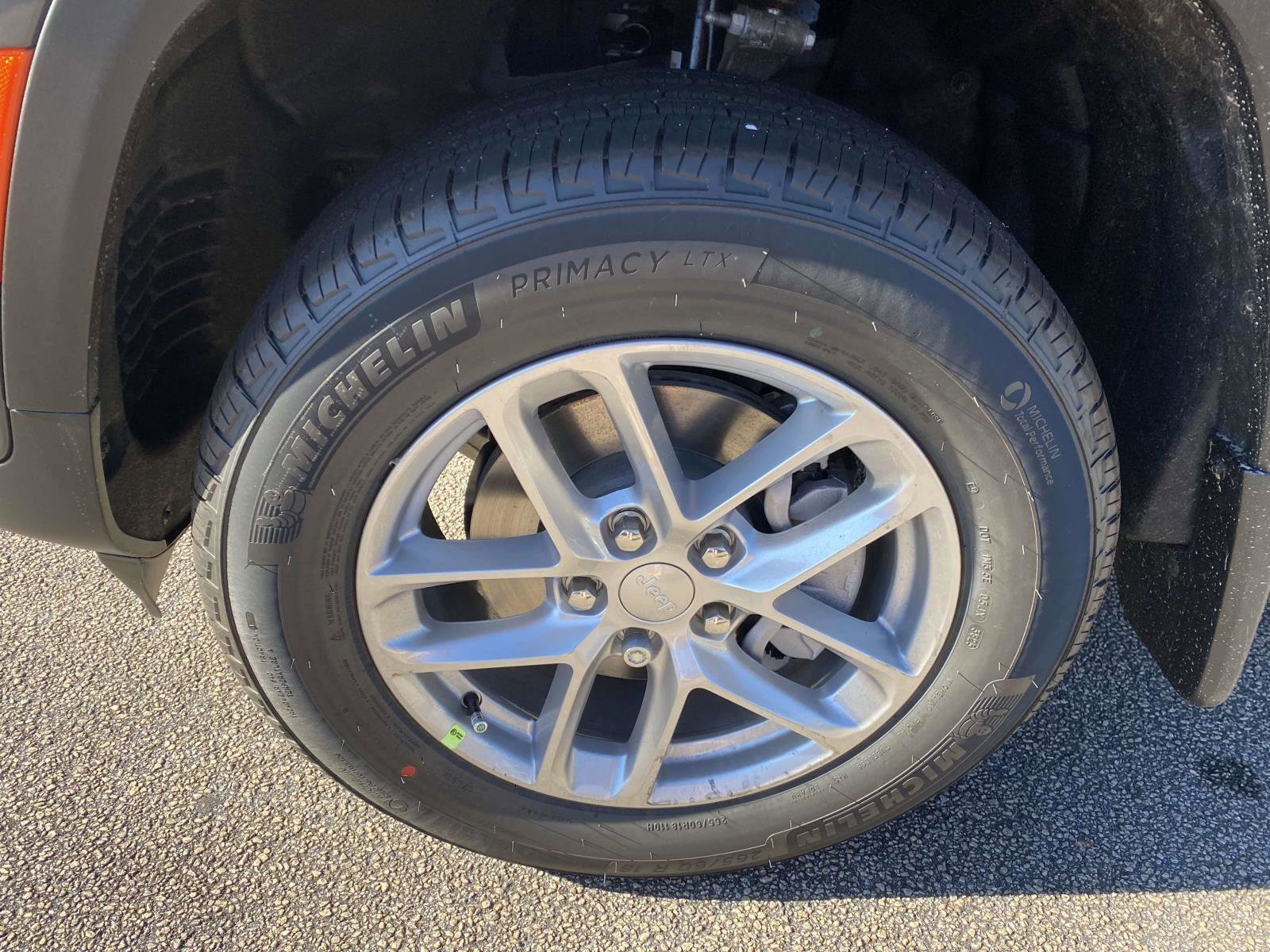 New 2025 Jeep Grand Cherokee Laredo X w/ Luxury Tech Group I image 15