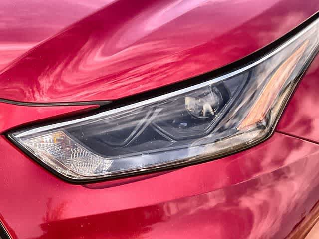 Used 2022 Toyota Highlander XLE AWD/4WD image 24