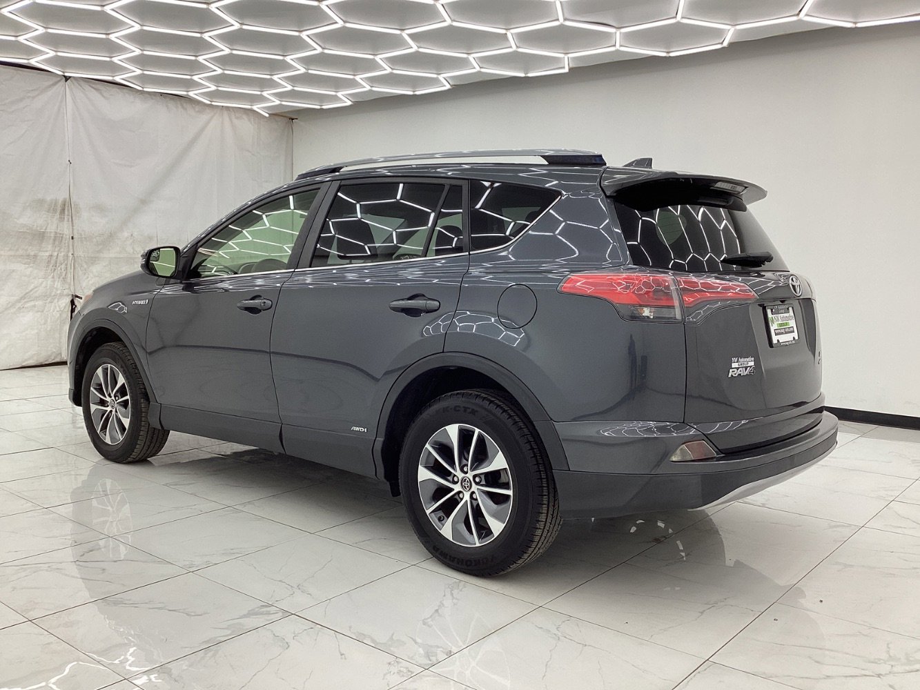 Used 2018 Toyota RAV4 LE image 12