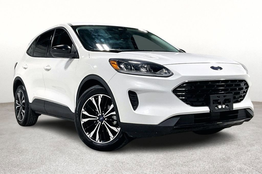 Used 2022 Ford Escape SE w/ SE Sport Appearance Package
