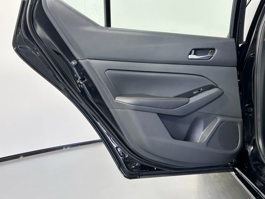 Used 2025 Nissan Altima 2.5 SL FWD image 14