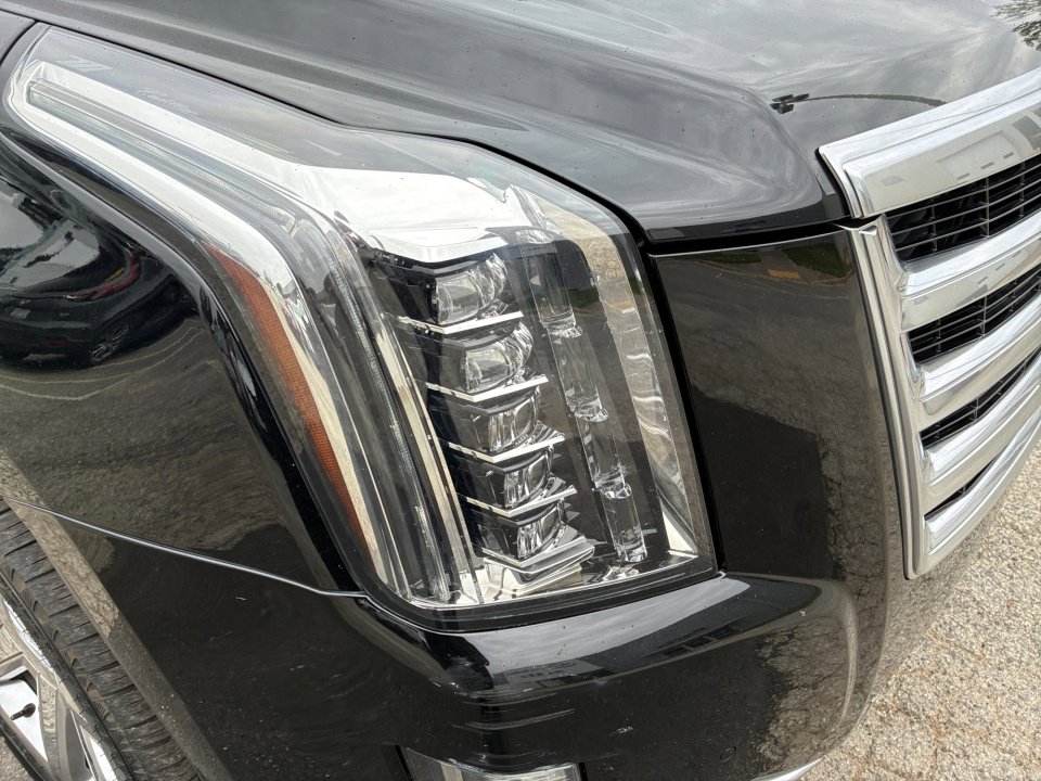 Used 2016 Cadillac Escalade Premium AWD/4WD image 28