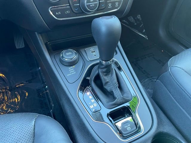 Used 2019 Jeep Cherokee Limited image 21