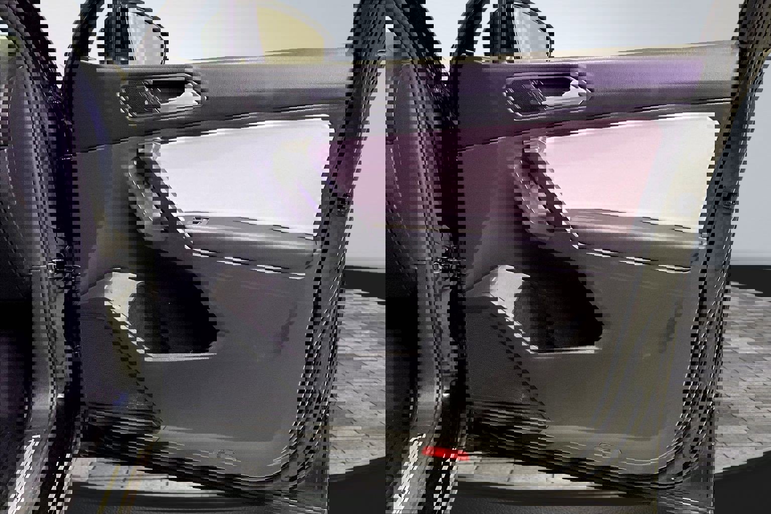 Used 2021 Volkswagen Tiguan SE R-Line image 27