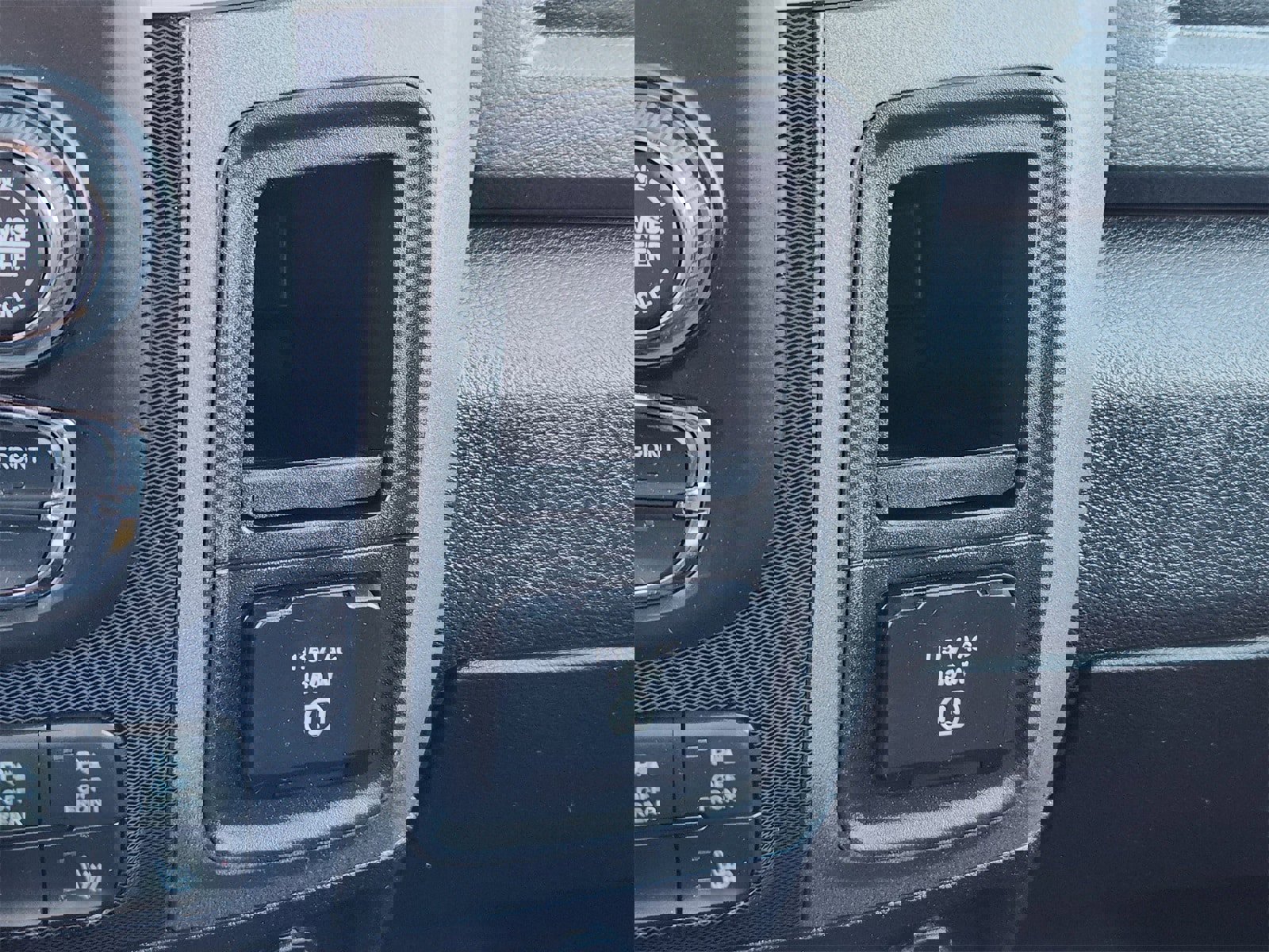 Used 2018 RAM 2500 Power Wagon w/ Comfort Group image 29