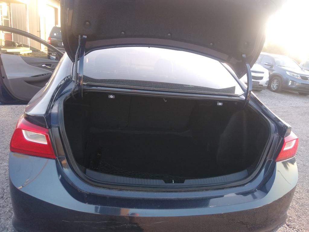 Used 2018 Chevrolet Malibu LS w/ LPO, Convenience Package 1 image 9