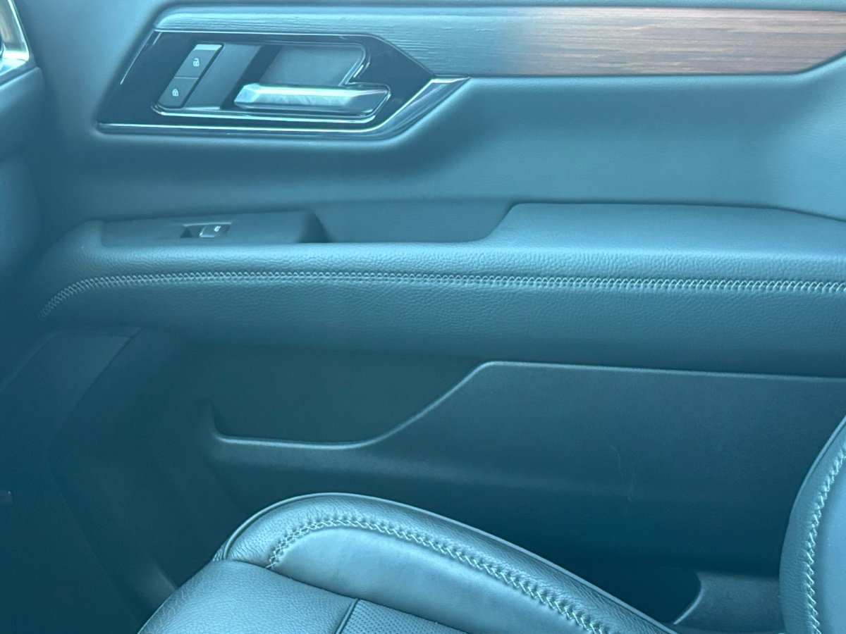 Certified 2025 GMC Yukon XL Denali image 30