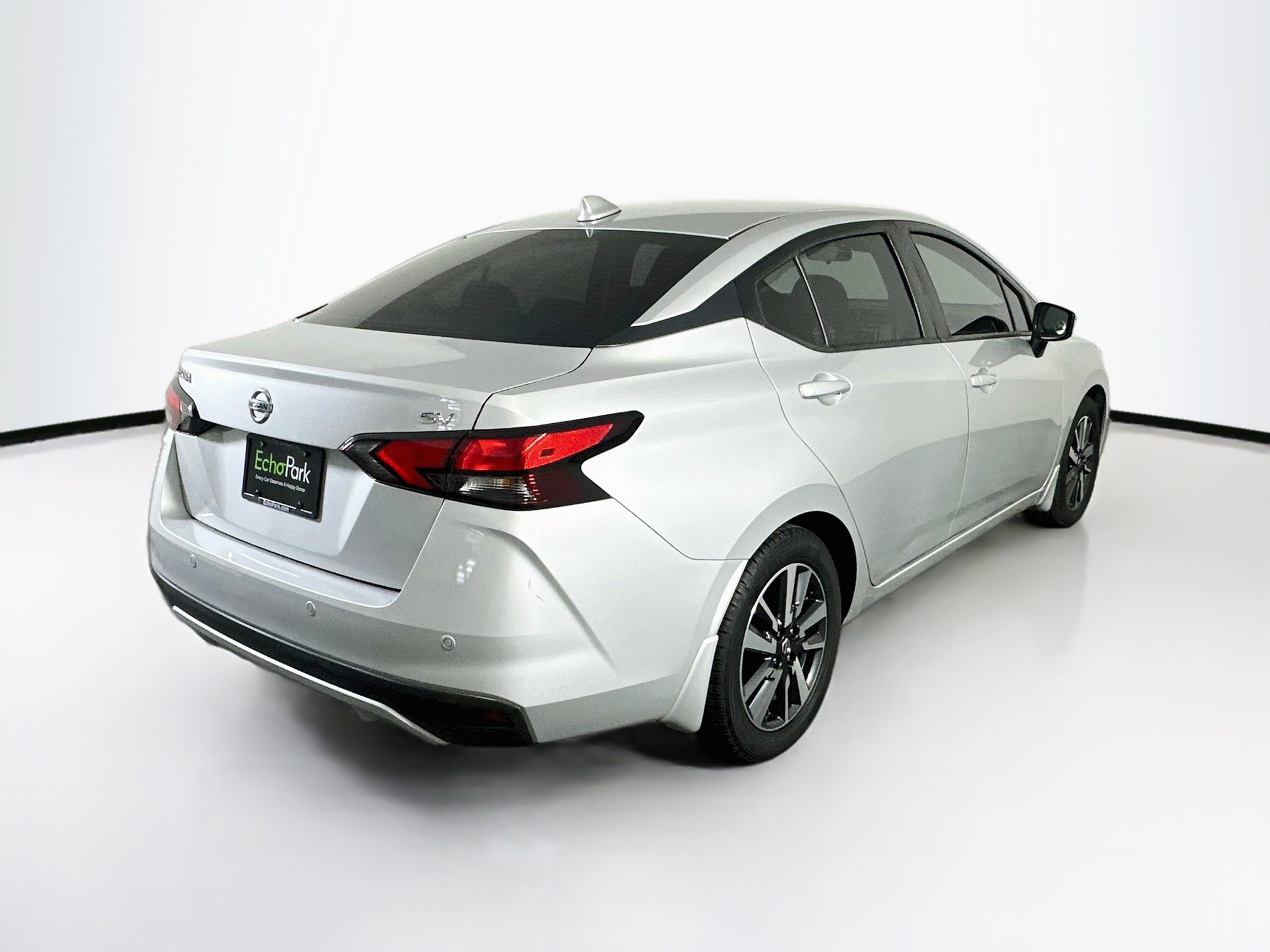 Used 2021 Nissan Versa SV FWD image 9