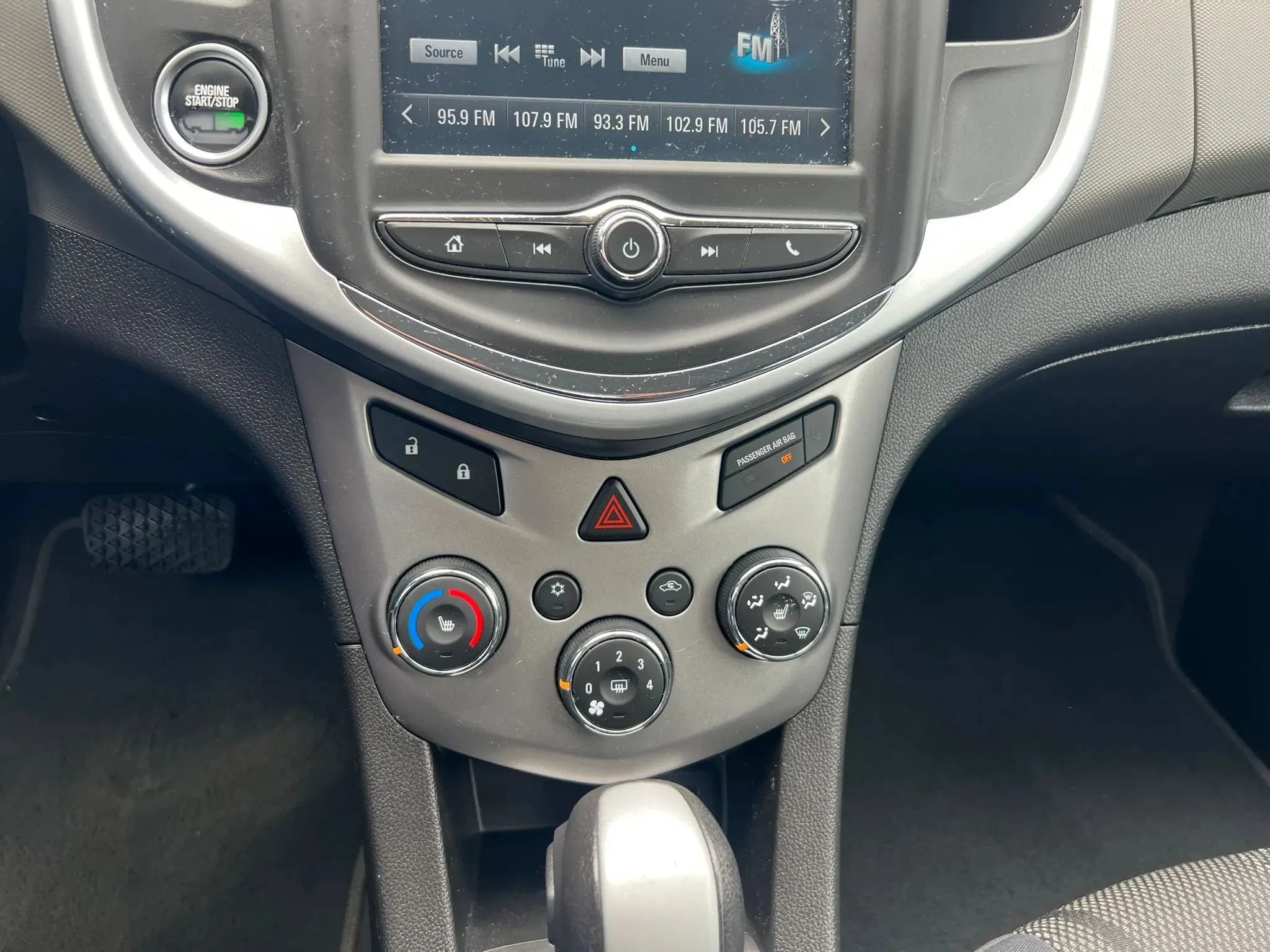 Used 2017 Chevrolet Sonic LT w/ Convenience Package FWD image 22