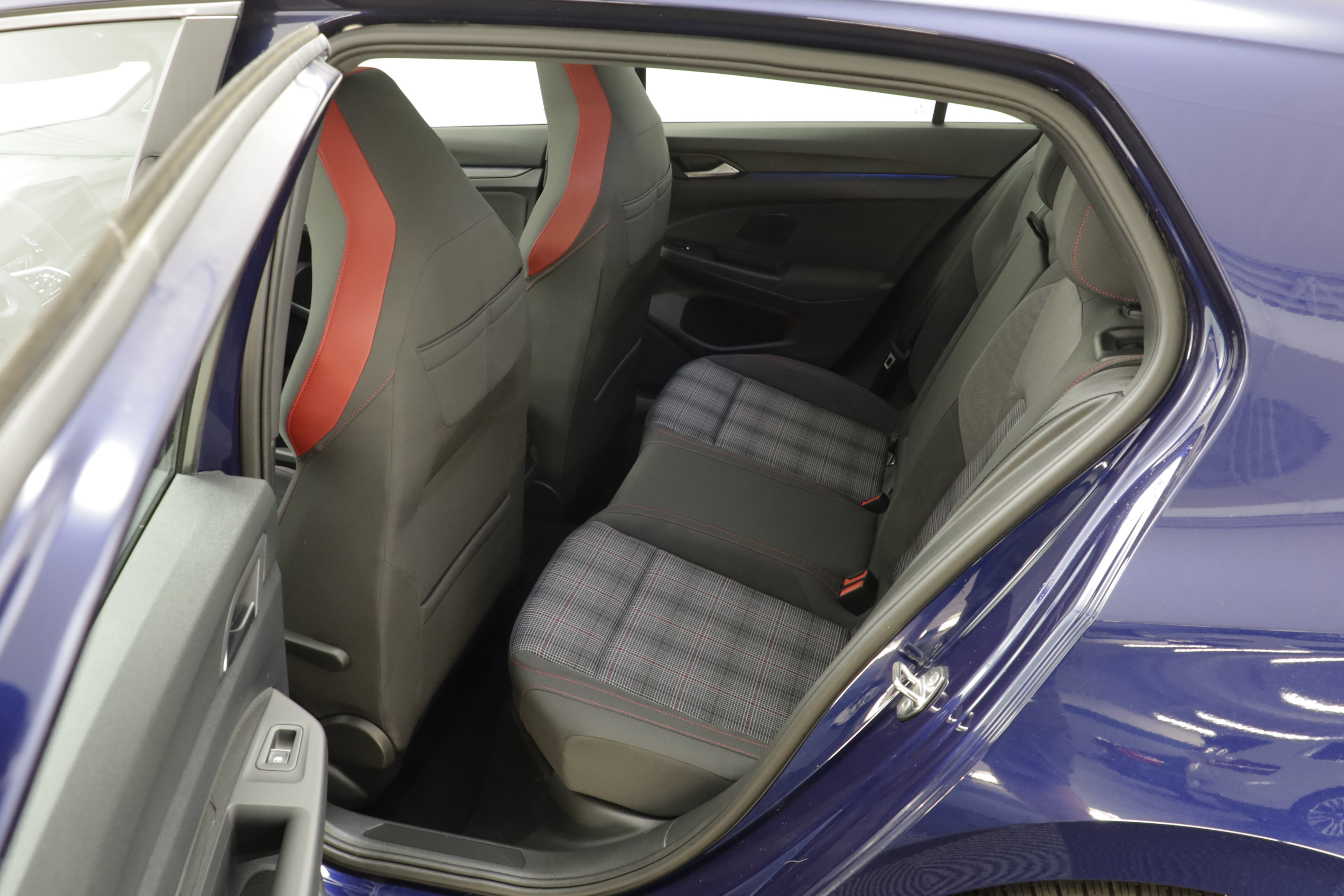 Used 2022 Volkswagen GTI SE FWD image 16