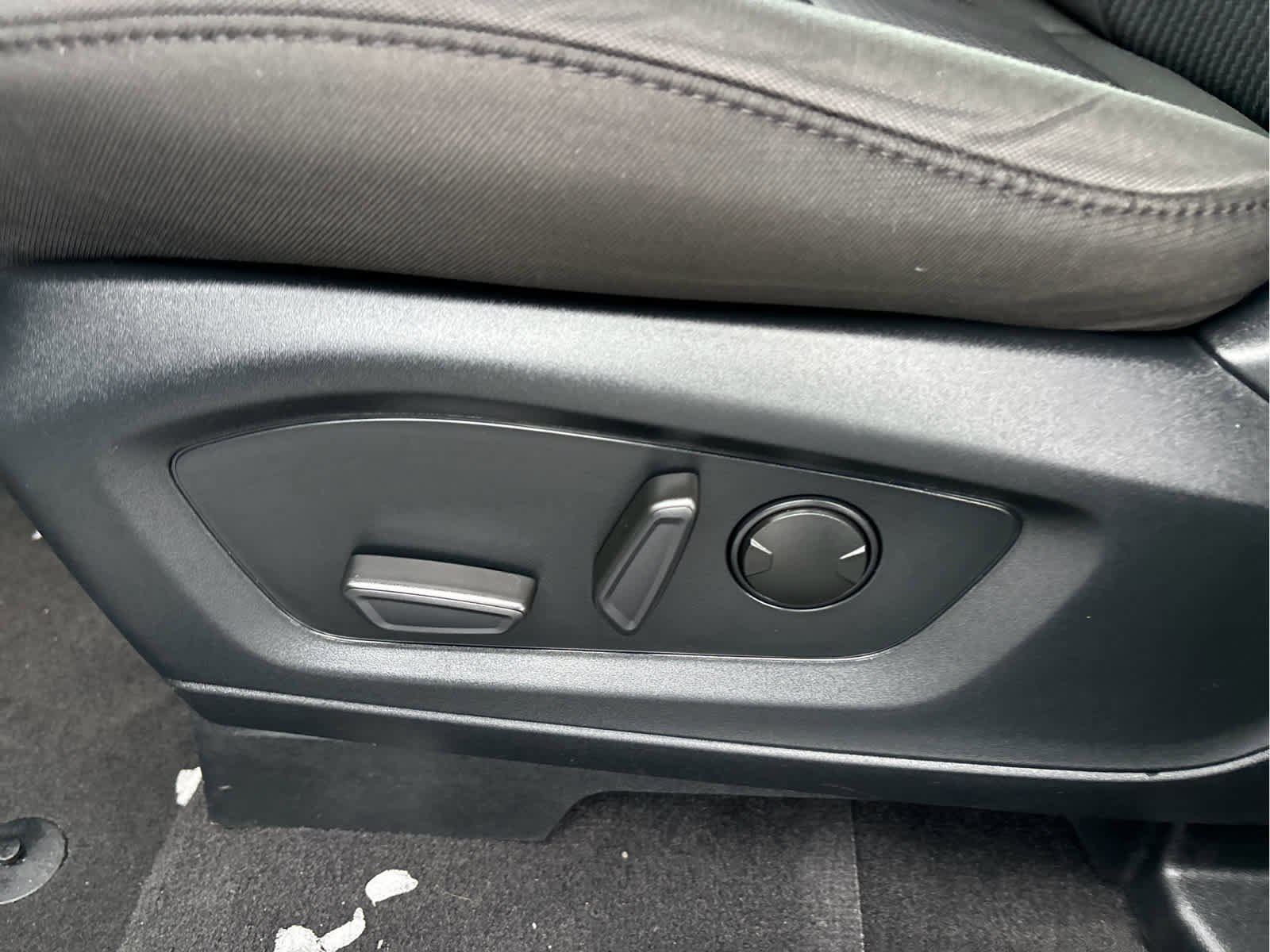 Used 2023 Ford Explorer XLT image 9