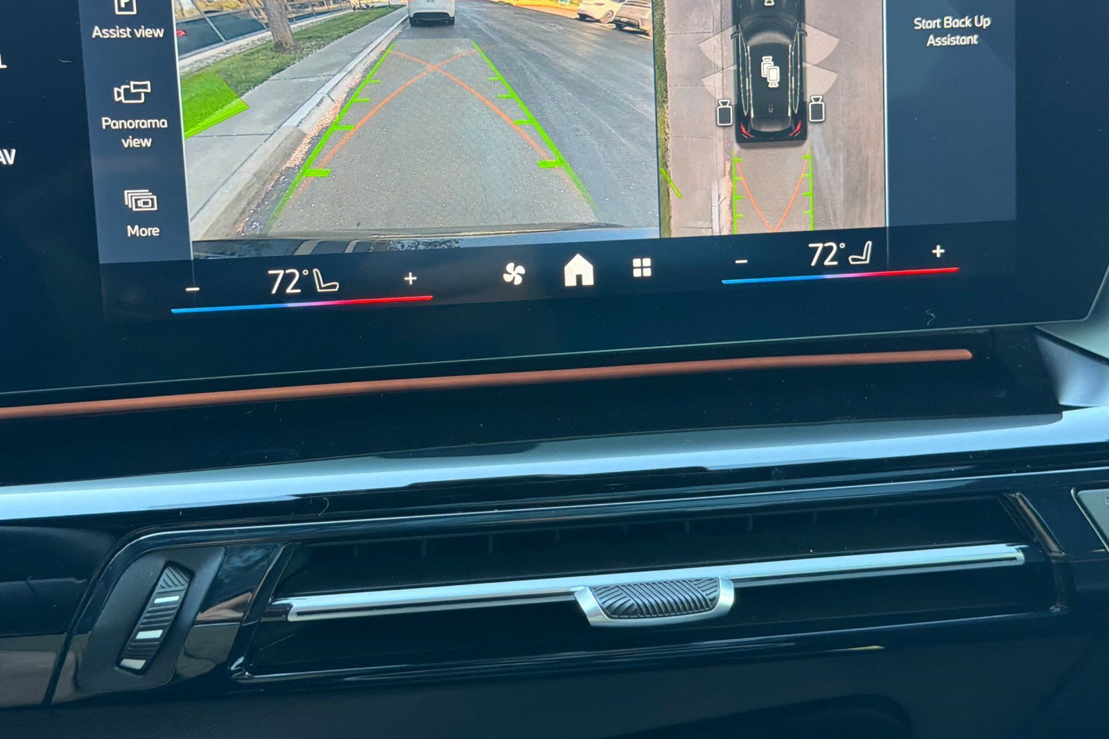 Used 2025 BMW X1 xDrive28i w/ Technology Package image 26