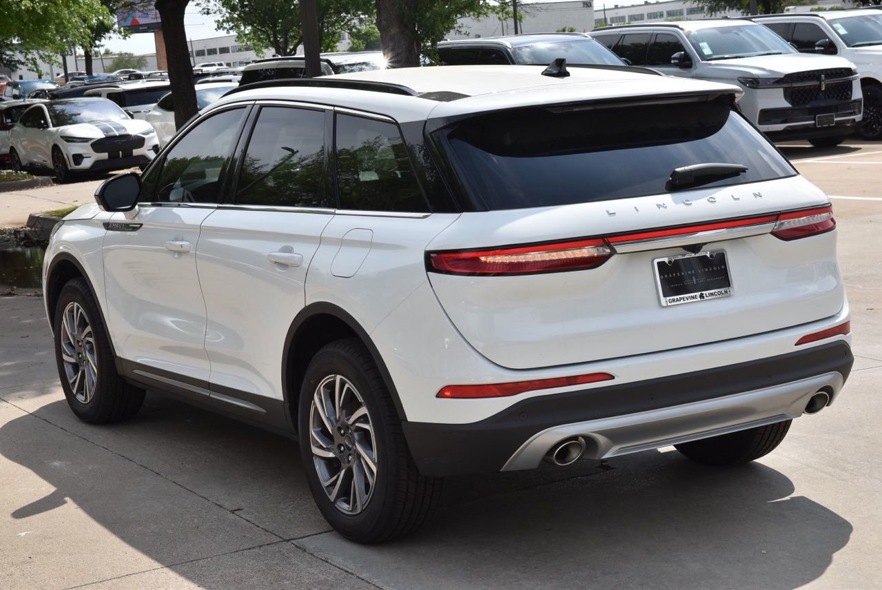 New 2026 Lincoln Corsair Premiere image 9