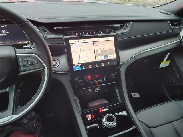 New 2025 Jeep Grand Cherokee Limited w/ Trailer Tow Package image 22