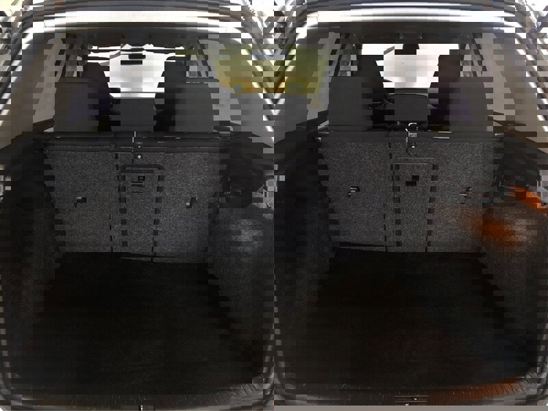 Used 2011 Volkswagen Golf 4-Door image 12