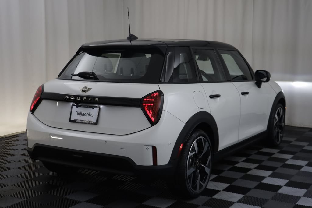 New 2026 MINI Cooper 4-Door Hardtop FWD image 17