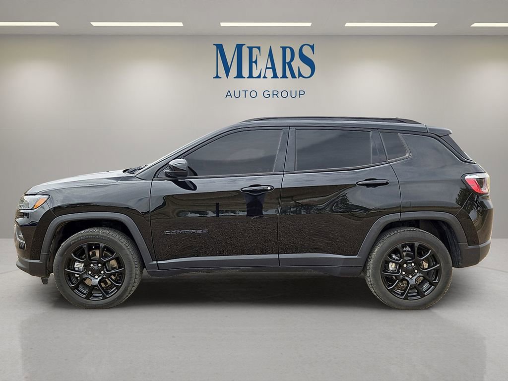 Used 2023 Jeep Compass Altitude w/ Convenience Group image 2