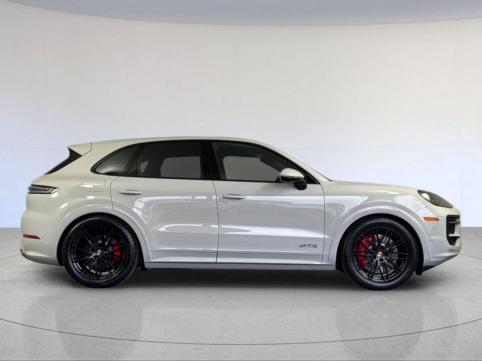 New 2026 Porsche Cayenne GTS image 10