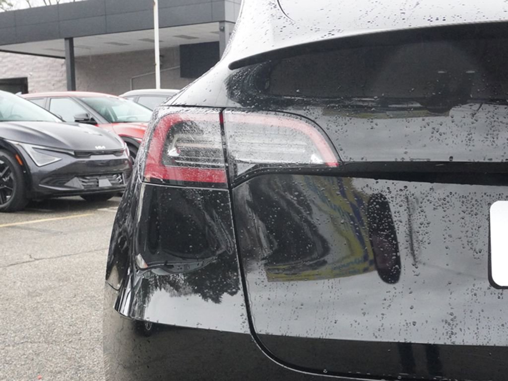 Used 2022 Tesla Model Y Performance image 15