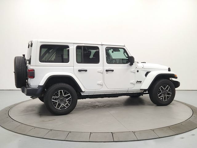 Used 2025 Jeep Wrangler Unlimited Sahara AWD/4WD image 7