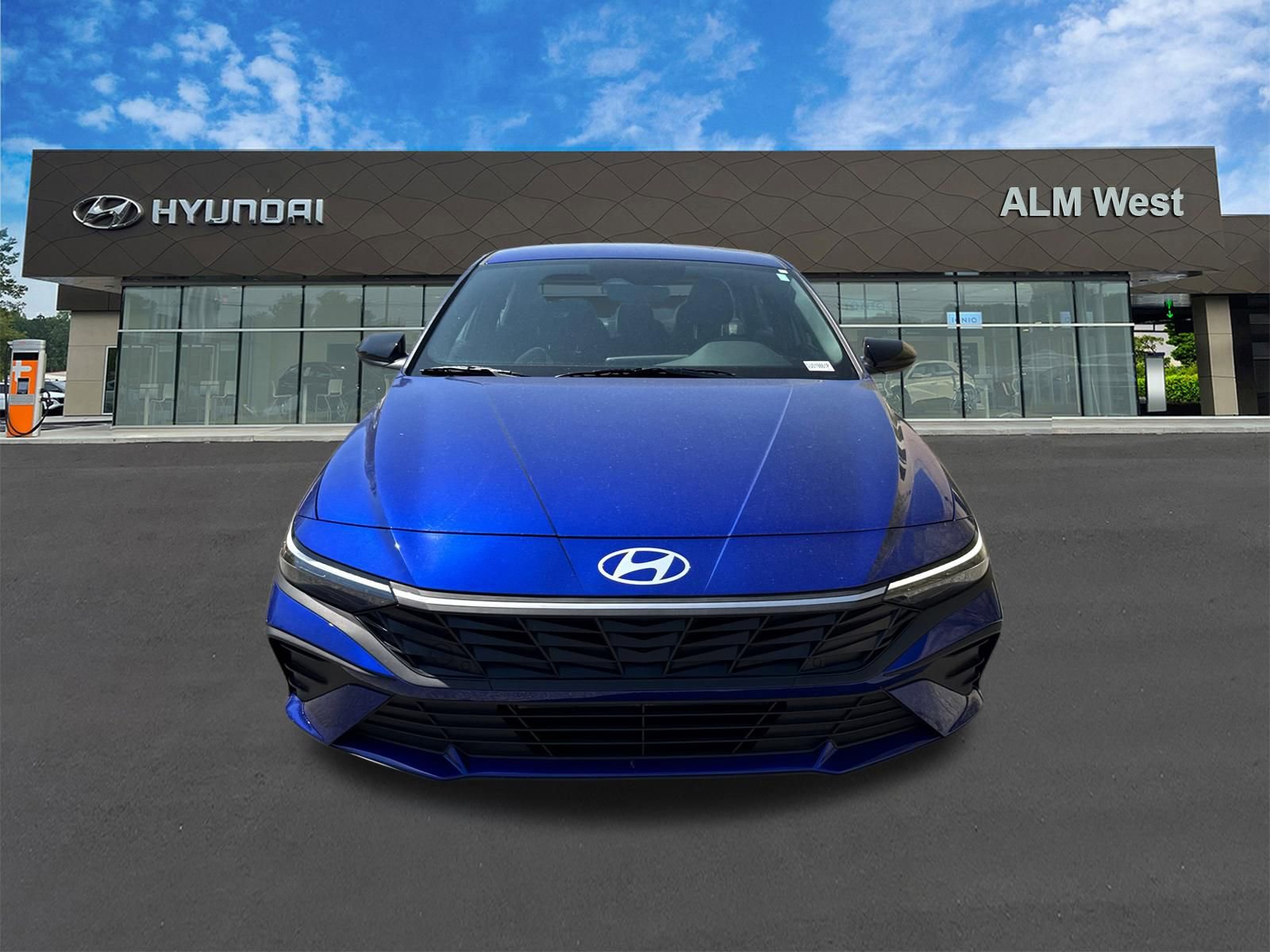 Used 2025 Hyundai Elantra Sport image 2