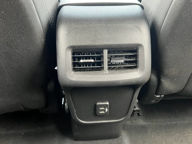 Used 2023 Chevrolet Equinox LT w/ Driver Convenience Package AWD/4WD image 32