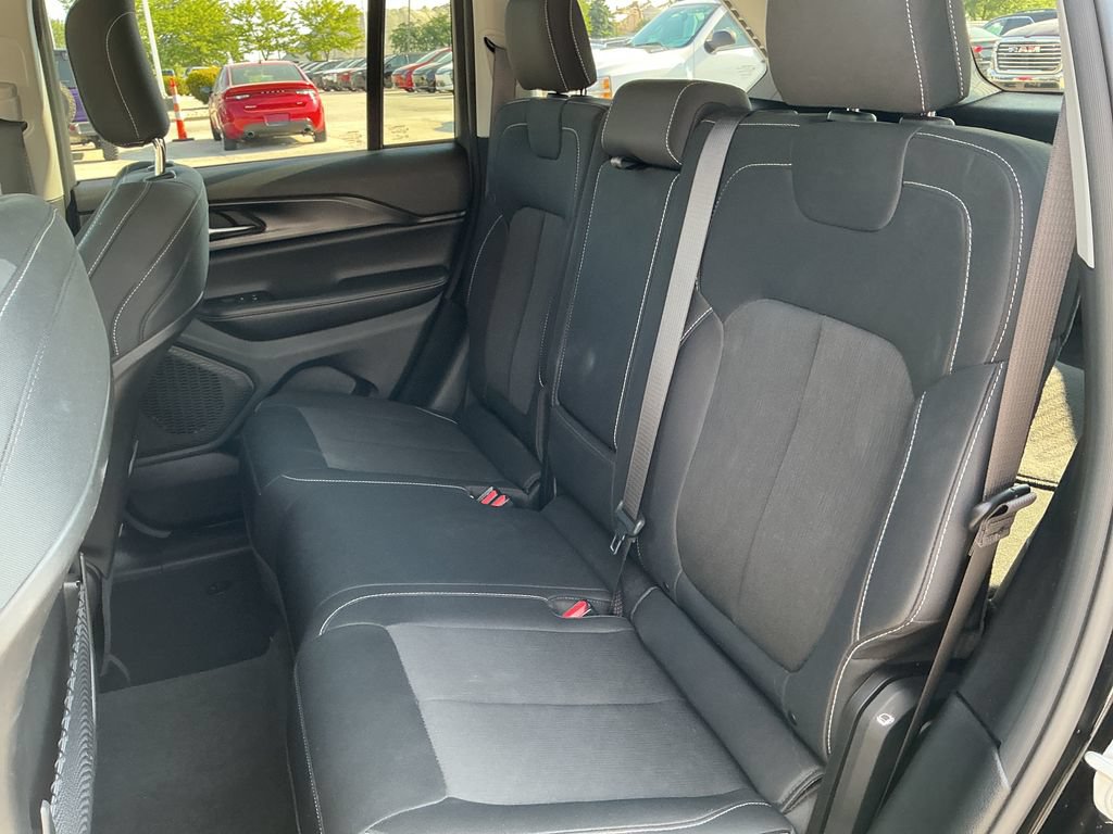 Certified 2023 Jeep Grand Cherokee Laredo AWD/4WD image 25
