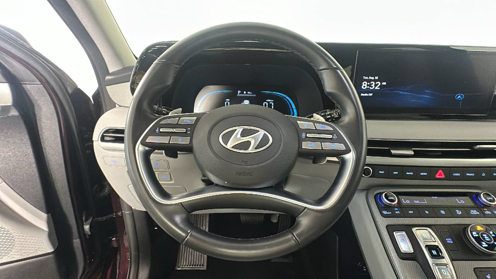 Used 2025 Hyundai Palisade SEL AWD/4WD image 16