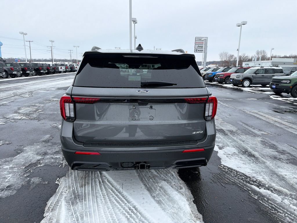 New 2026 Ford Explorer ST-Line w/ ST-Line Street Pack image 4