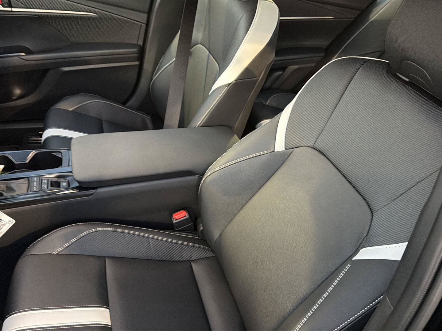 New 2026 Toyota Camry SE FWD image 28