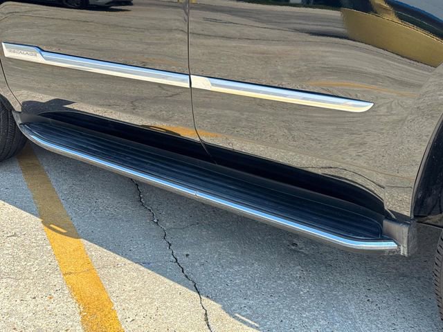 Used 2020 Cadillac Escalade Luxury RWD image 15
