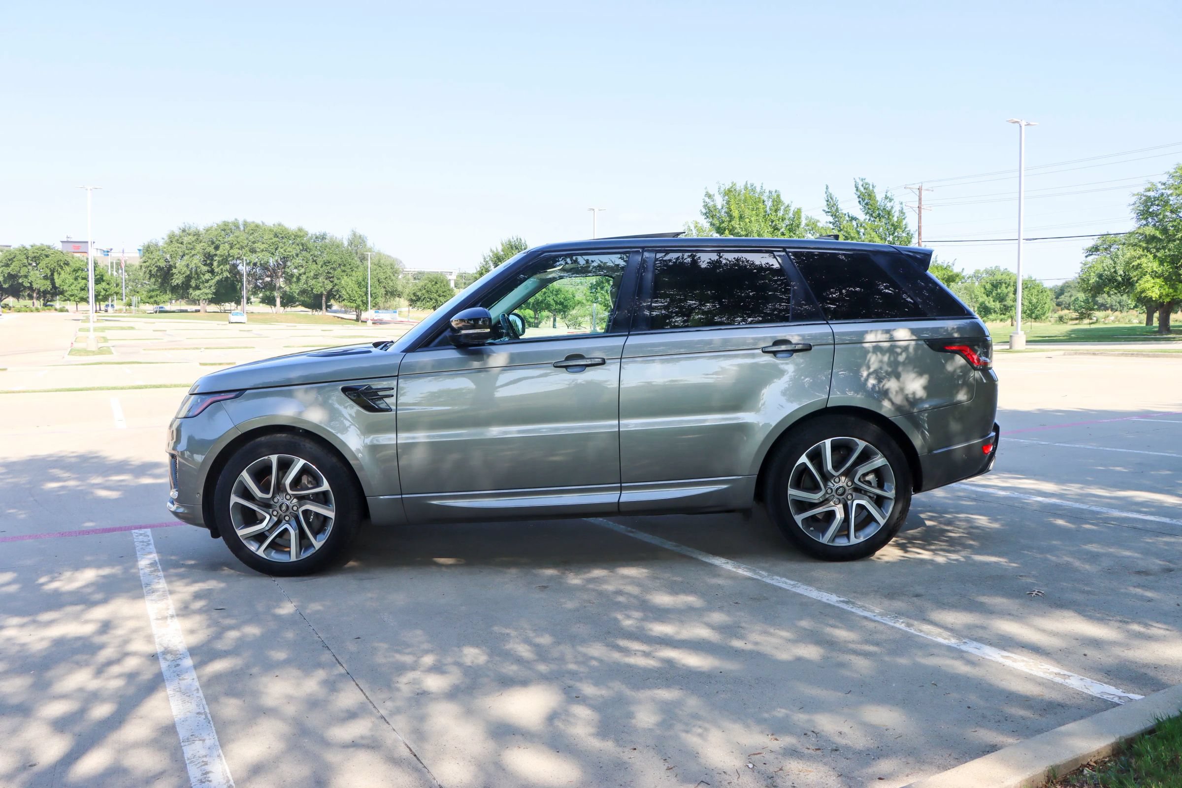 Used 2018 Land Rover Range Rover Sport HSE Dynamic AWD/4WD image 3
