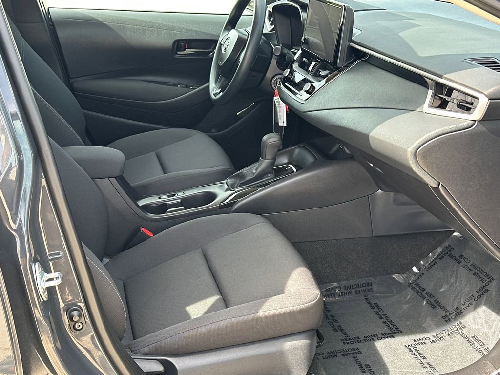 Used 2025 Toyota Corolla LE image 8