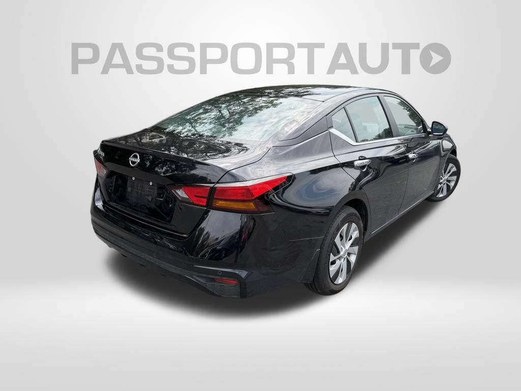 Used 2023 Nissan Altima 2.5 S FWD image 2