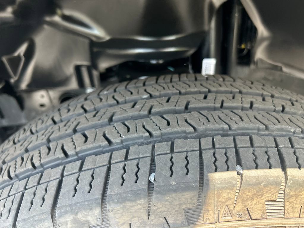 Used 2025 Jeep Wrangler Sport AWD/4WD image 32