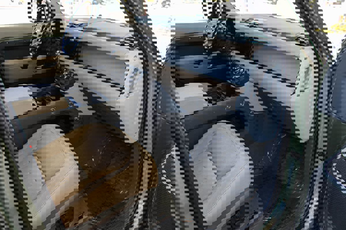 Used 2021 Land Rover Defender 110 SE image 20