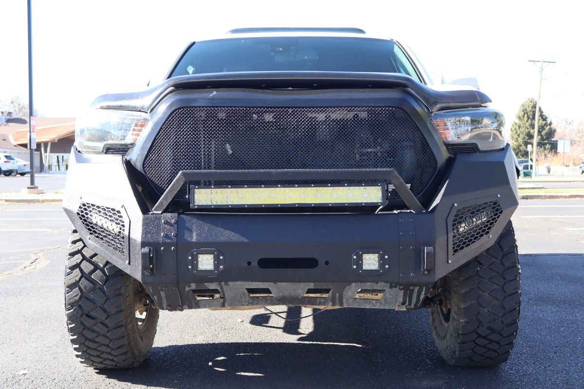 Used 2018 Toyota Tacoma TRD Off-Road AWD/4WD image 13