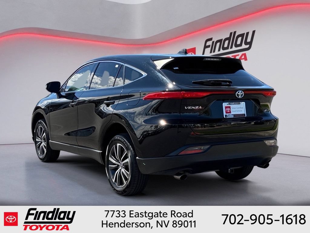Certified 2023 Toyota Venza LE AWD/4WD image 2